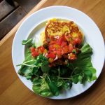 Kartoffelküchlein mit Tomatensalat