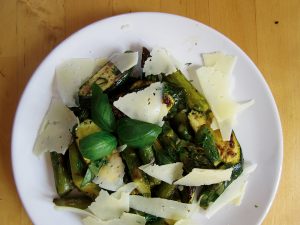 Spargel-Zucchini-Salat